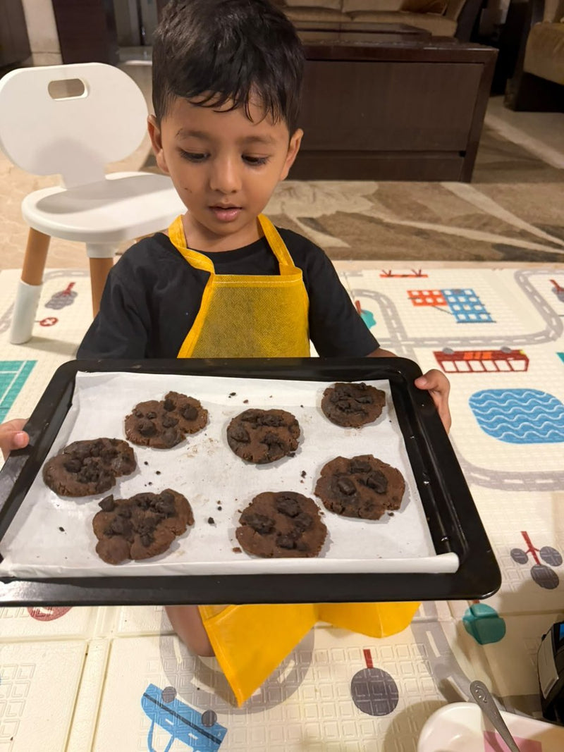 A little baker making Nivala cookies at home